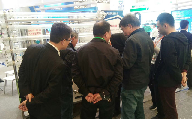 展會公司將氣力輸送新產品帶入廣大視野，獲得現場眾多參展觀眾的圍觀探討。