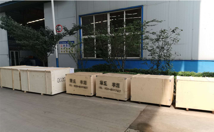 打包封箱等待發(fā)貨的羅茨風機 打包封箱等待發(fā)貨的羅茨風機