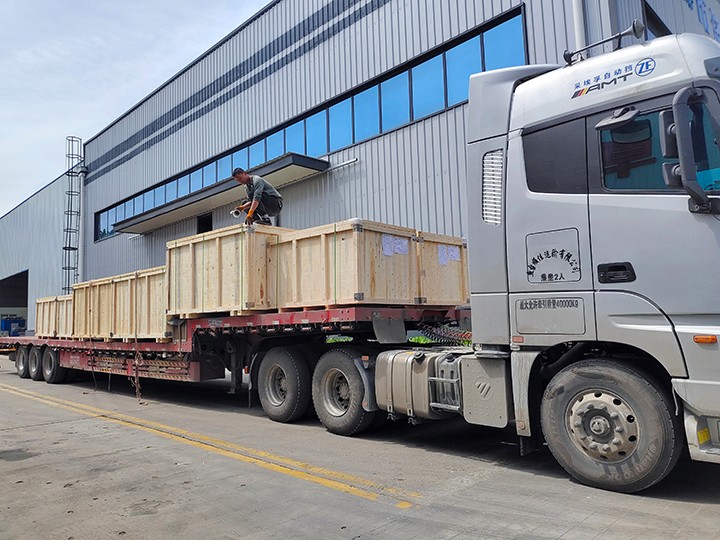 豐源機械羅茨鼓風(fēng)機發(fā)貨出口到印尼 圖片關(guān)鍵詞