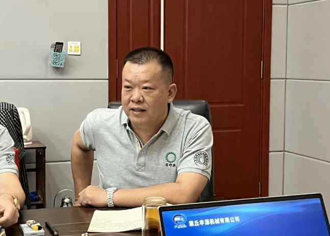 大家一起對(duì)行業(yè)案例進(jìn)行分析，討論行業(yè)開(kāi)發(fā)的策略，旨在深入了解客戶需求后，給不同行業(yè)客戶提供專(zhuān)業(yè)解決方案，與客戶一起成長(zhǎng)。