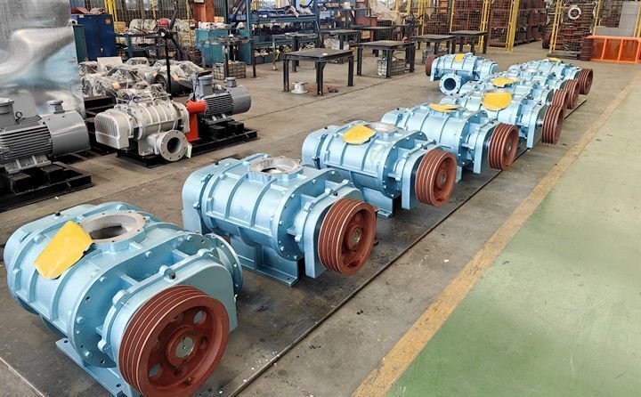 沉水式三葉羅茨鼓風(fēng)機(jī).jpg 沉水式三葉羅茨鼓風(fēng)機(jī)